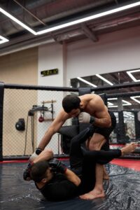 Jak trenować MMA, aby osiągnąć sukces w ringu